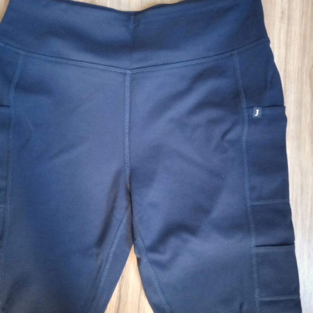 JAANU Yoga cargo pant SMALL Navy. New w tags